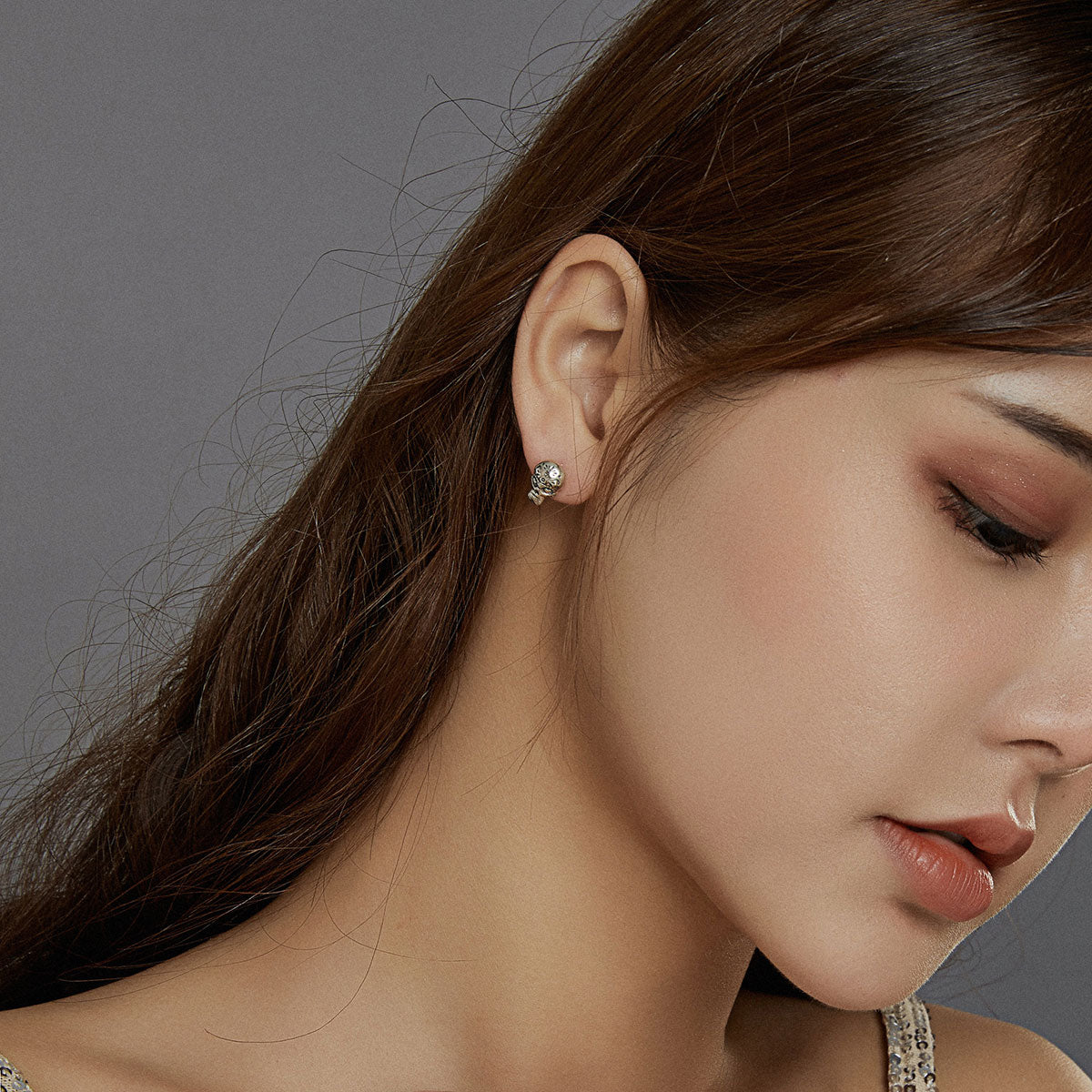 S925 Oxidized Silver Earrings Size 1*0.7cm for Women