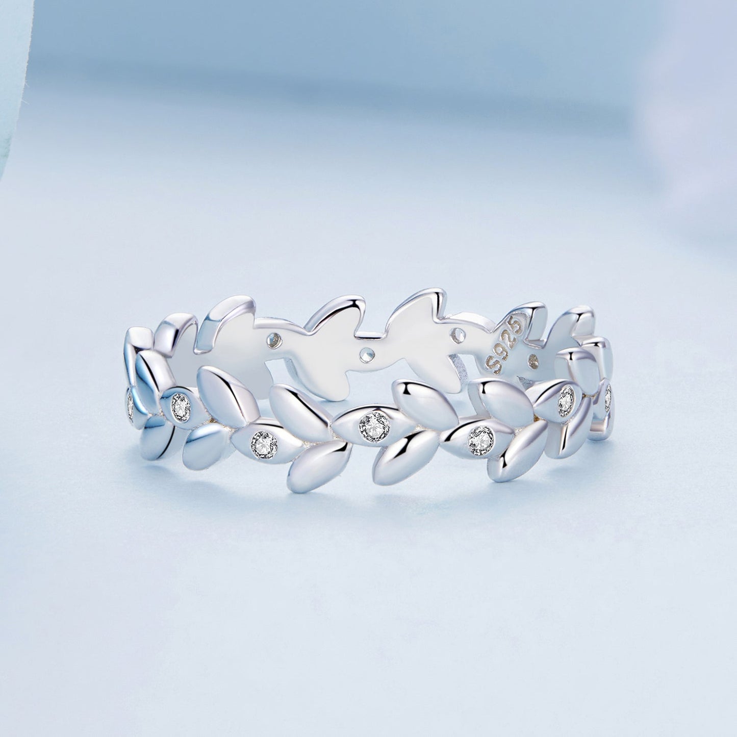 925 Sterling Silver Ring with CZ - Size 6.0 - Classic Style for Women