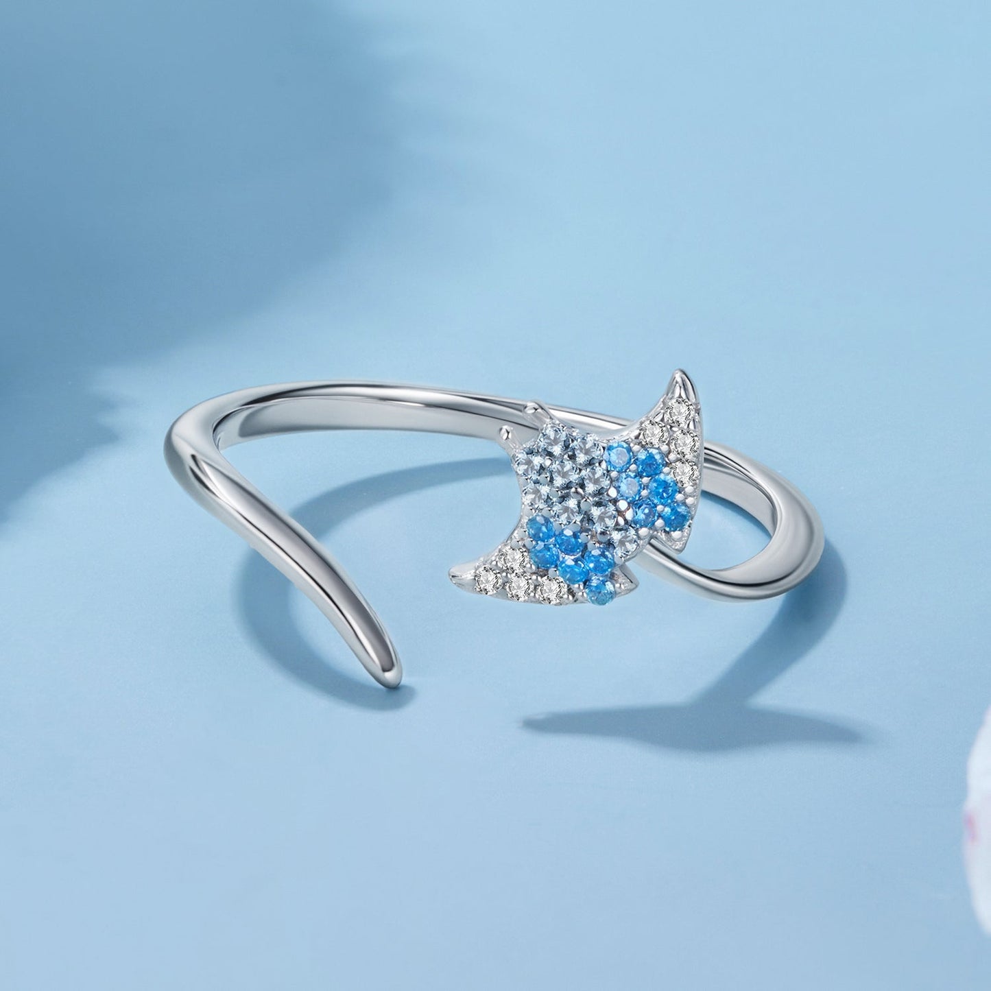 925 Sterling Silver Manta Ray Ring with Pavé Setting CZ for Women