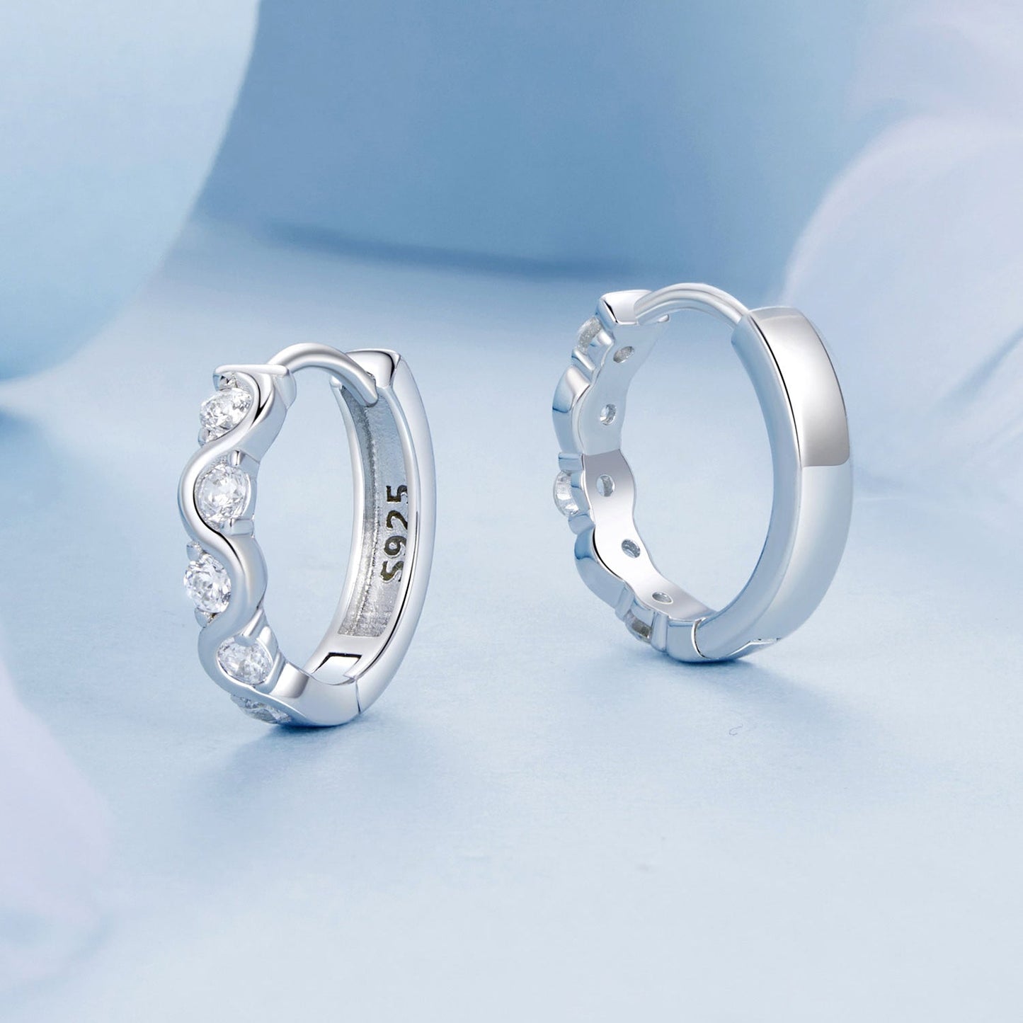 925 Sterling Silver Earrings with Platinum Plating and CZ - Stylish and Elegant Design for Women