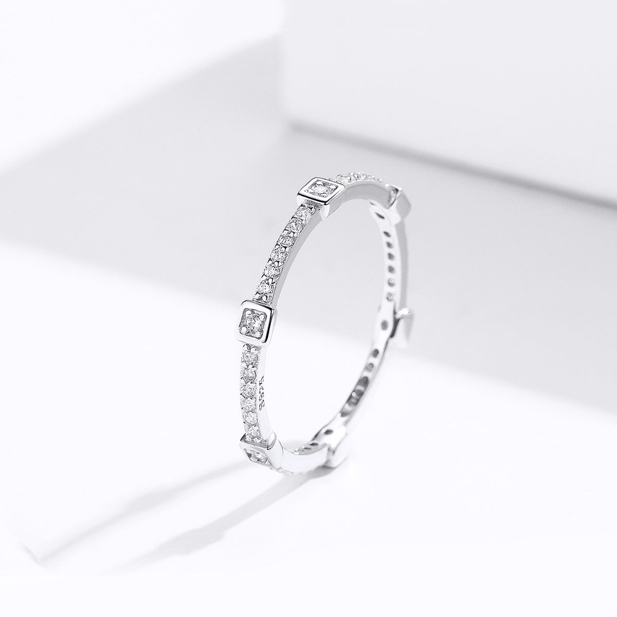 925 Sterling Silver Ring with Pavé Setting CZ - Size 6.0
