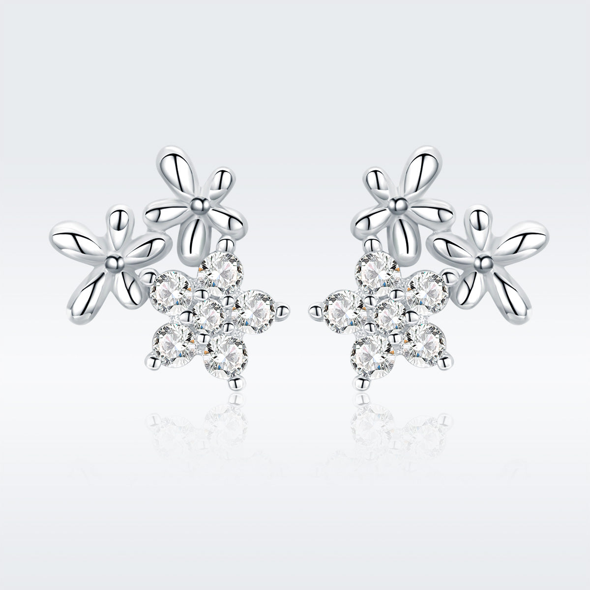 925 Sterling Silver Earrings with CZ in Pavé Setting, 0.6*0.7cm for Women