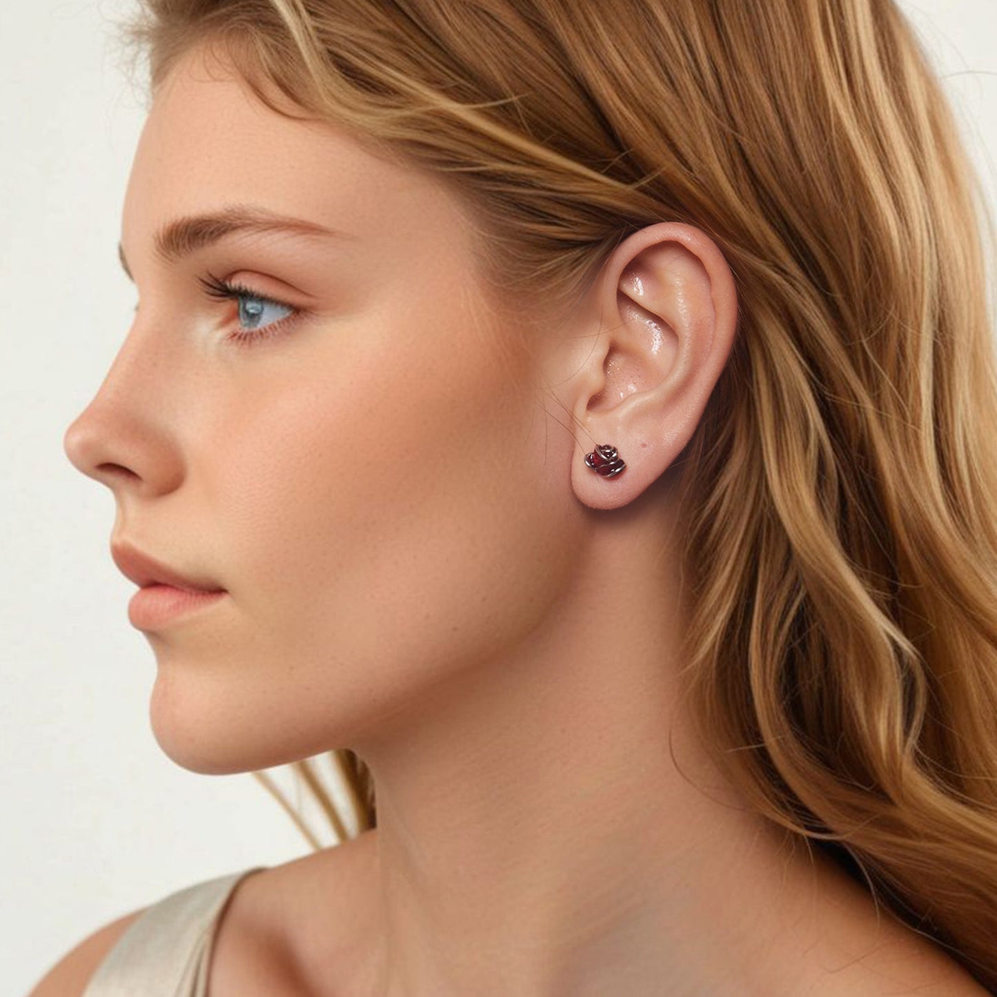 925 Sterling Silver Enamel Plated White Gold Earrings 0.7*1cm for Women