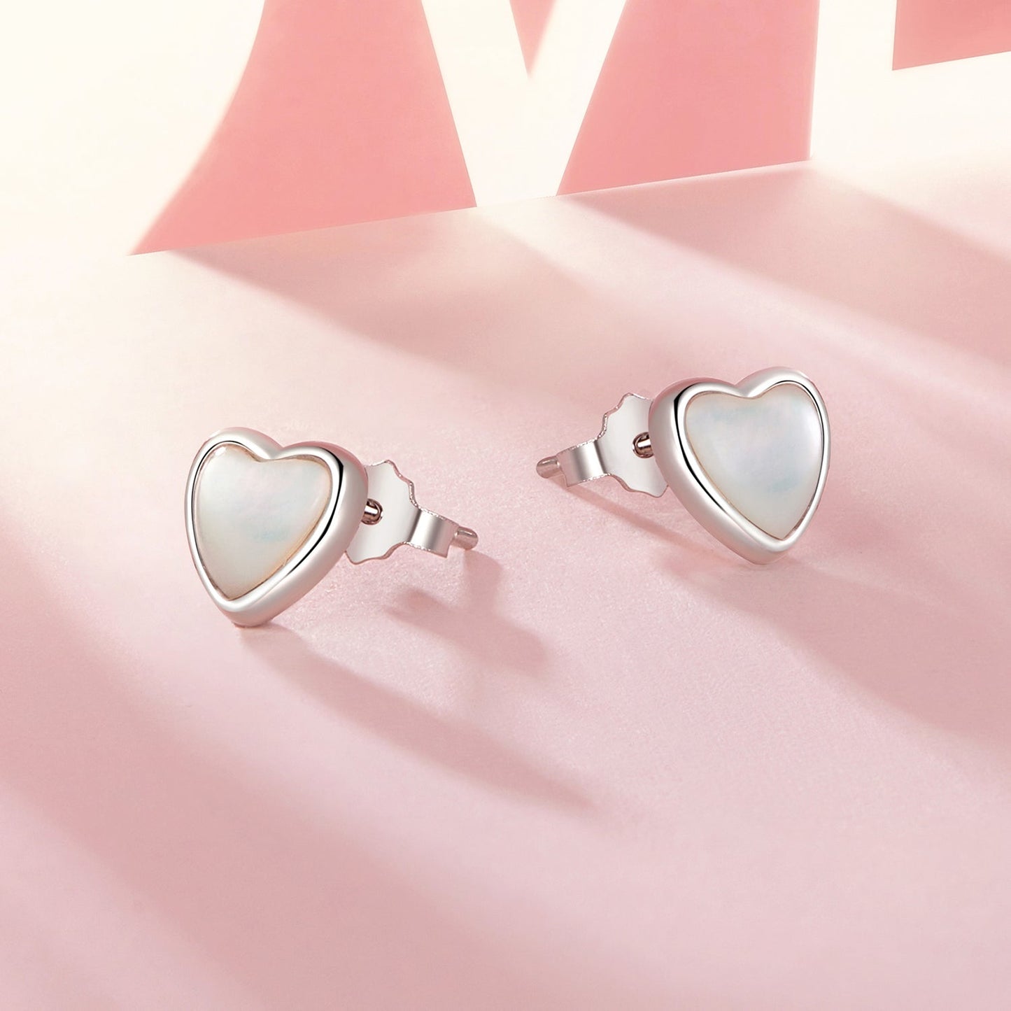 925 Sterling Silver White Shell Plated White Gold Earrings Size 7*8mm