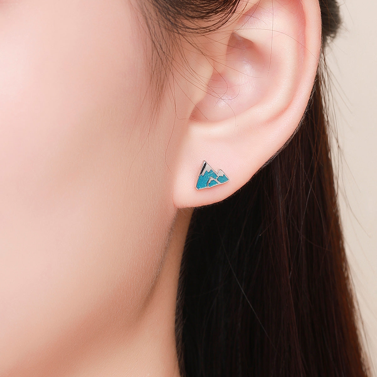S925 Sterling Silver Earrings 0.7*0.9cm with Plated Platinum and Enamel