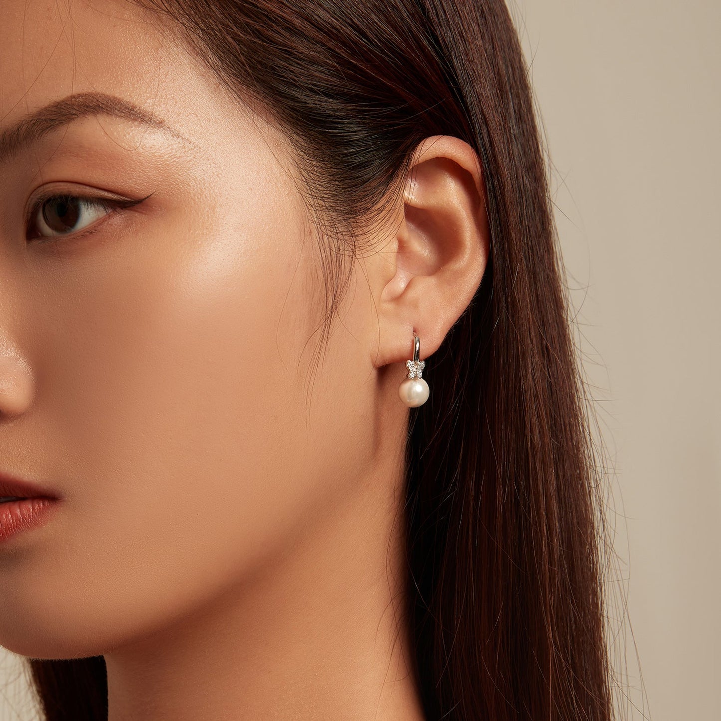 925 Sterling Silver Earrings with Plated Platinum and Shell Pearl for Women