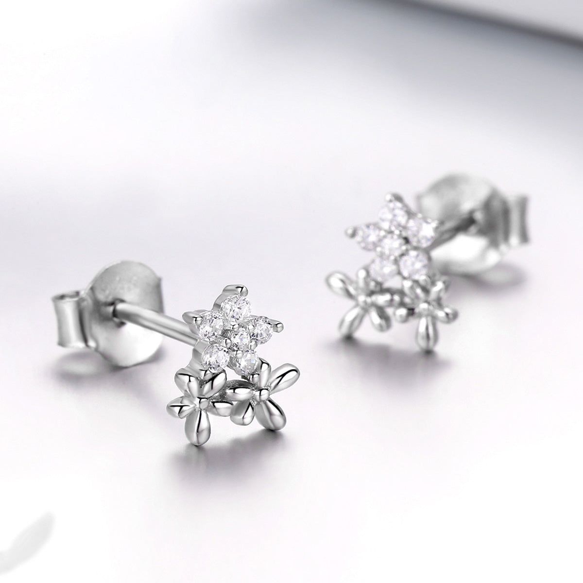 925 Sterling Silver Earrings with CZ in Pavé Setting, 0.6*0.7cm for Women