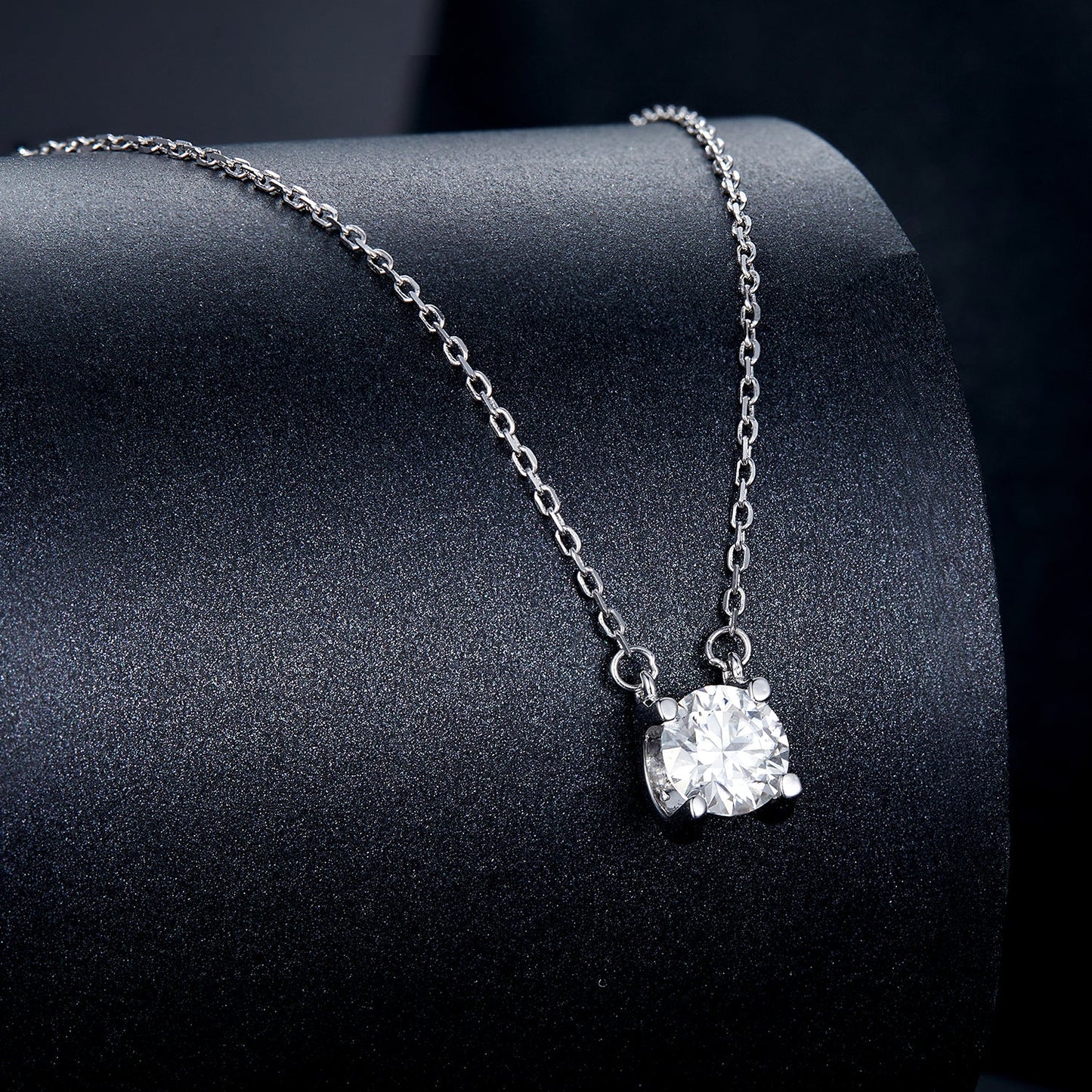 925 Sterling Silver 0.65 Carat Moissanite Necklace for Women